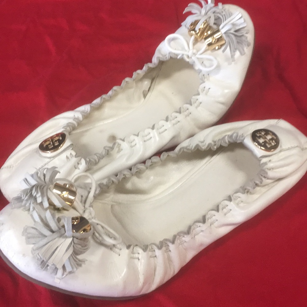 Tory tassel flats